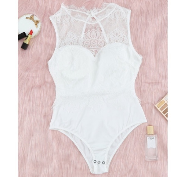White Lace high neck bodysuit with keyhole open back NEW - Picture 5 of 7